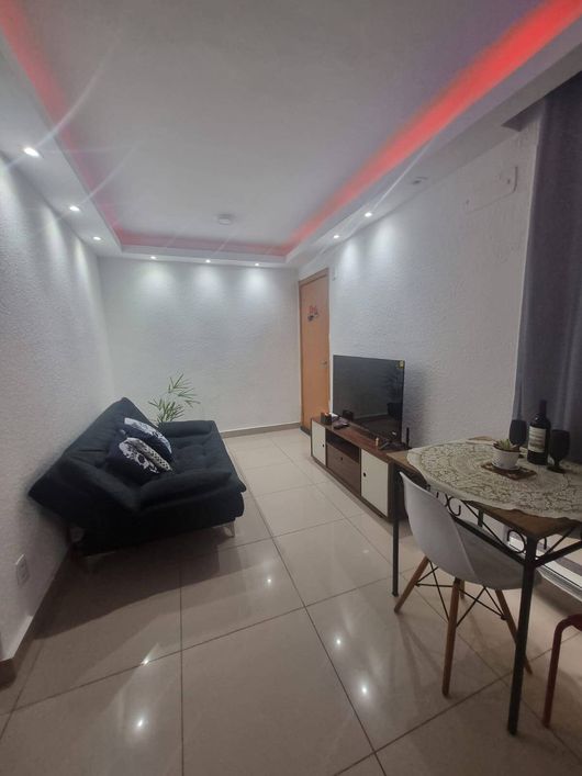 Apartamento térreo com quintal privativo no Sol da Enseada no Vila Lage