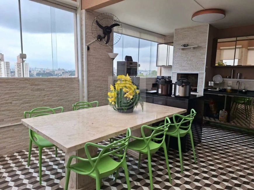 Apartamento Cobertura à Venda no Butantã, com 195m².
