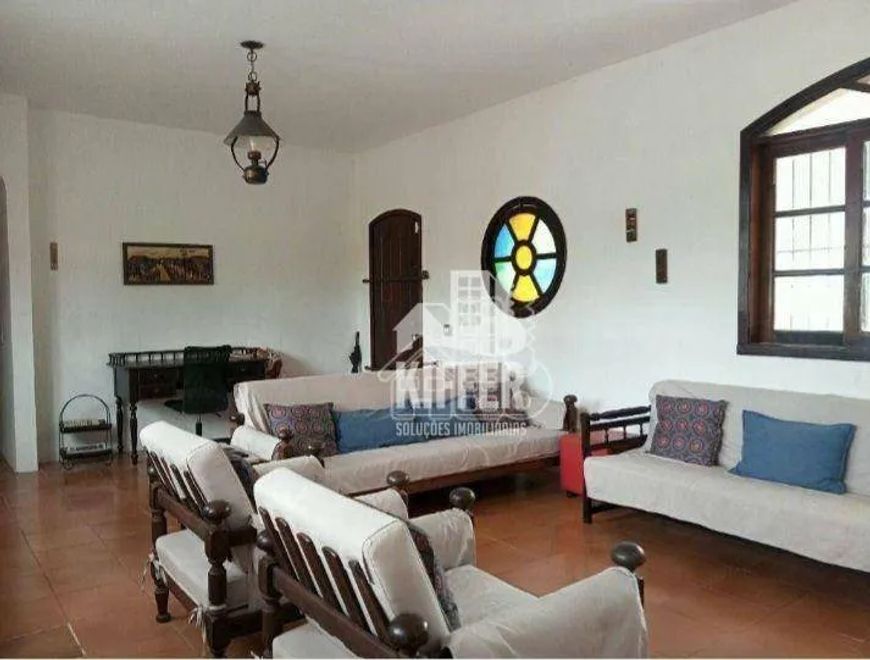 Chácara com 5 dormitórios para alugar, 8 m² por R$ 4.812,43/mês - Rio do Ouro - São Gonçalo/RJ