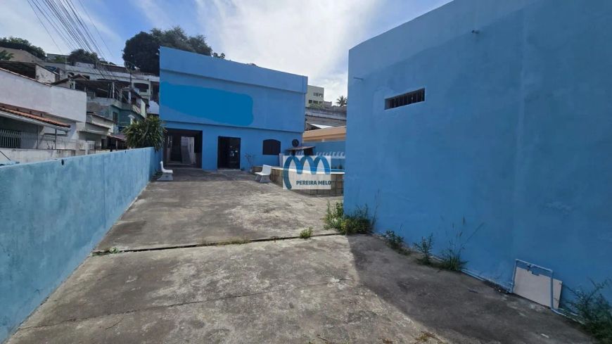 Vendo amplo imóvel, ideal para clínicas, escola técnica etc.