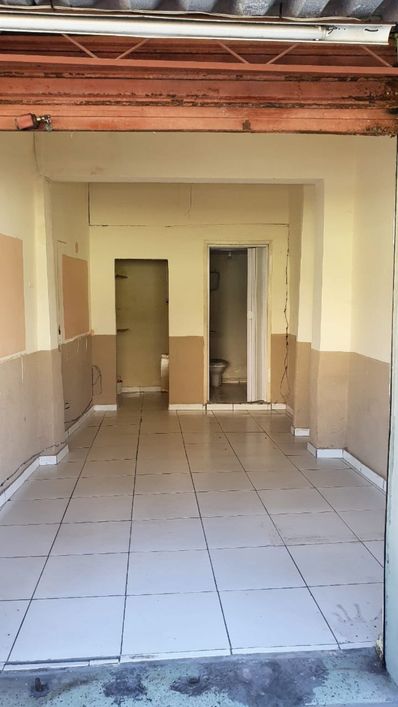 Vende loja em São Gonçalo, no bairro Boaçu