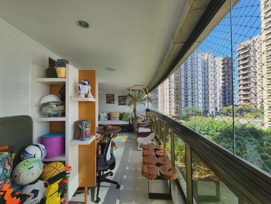 Imóvel para venda possui 140 metros quadrados com 4 quartos em Barra da Tijuca - Rio de Janeiro - RJ