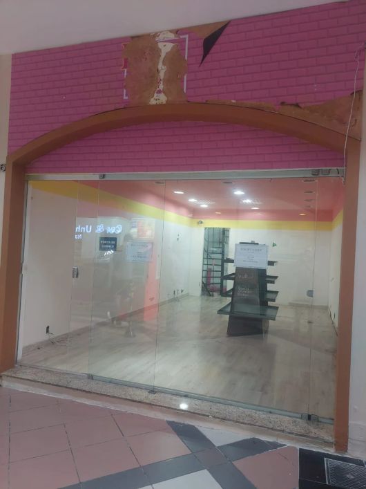 Loja no Rodo Shopping para venda possui 60 metros quadrados em Centro - São Gonçalo - RJ
