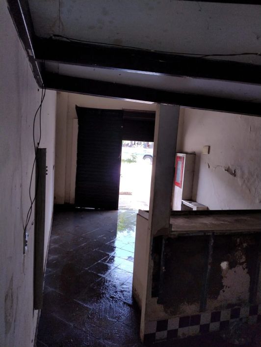 EXCELENTE LOJA NA RUA TRIBOBO EM SÃO GONÇALO FRENTE PARA RUA