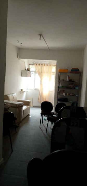 Vende ótima sala em São Gonçalo mo miolo do centro