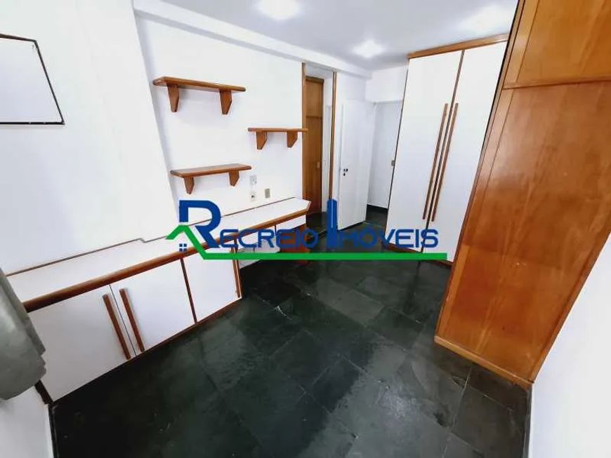 Linda cobertura Linear 03 quartos sendo uma suíte 210m2 aceita financiamento bancário