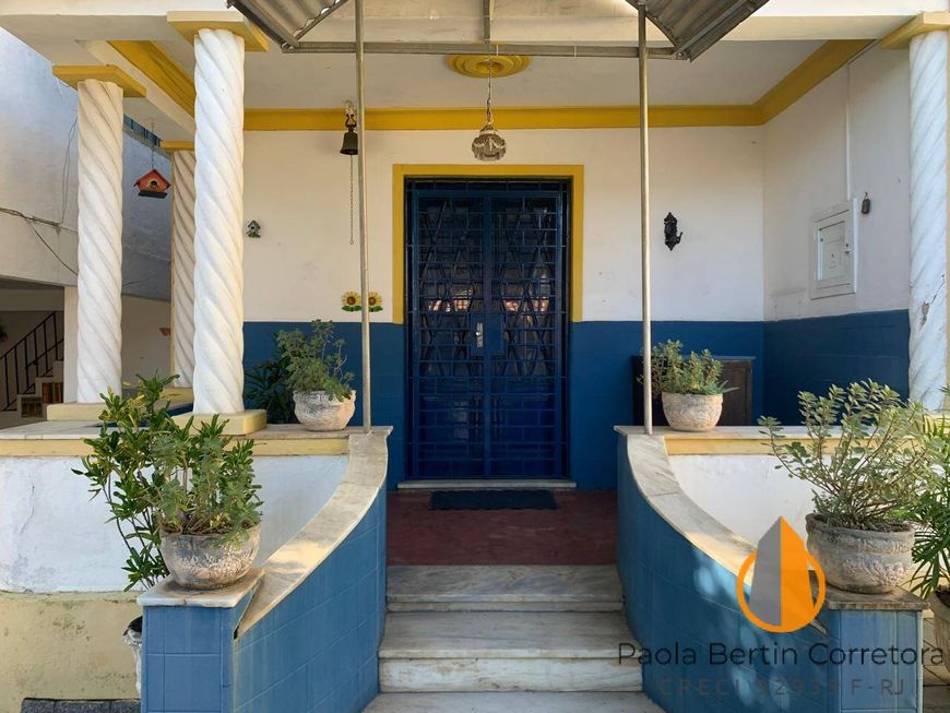 CASA COM 3 QUARTOS VAGA DE GARAGEM E QUINTAL NO BARRO VERMELHO
