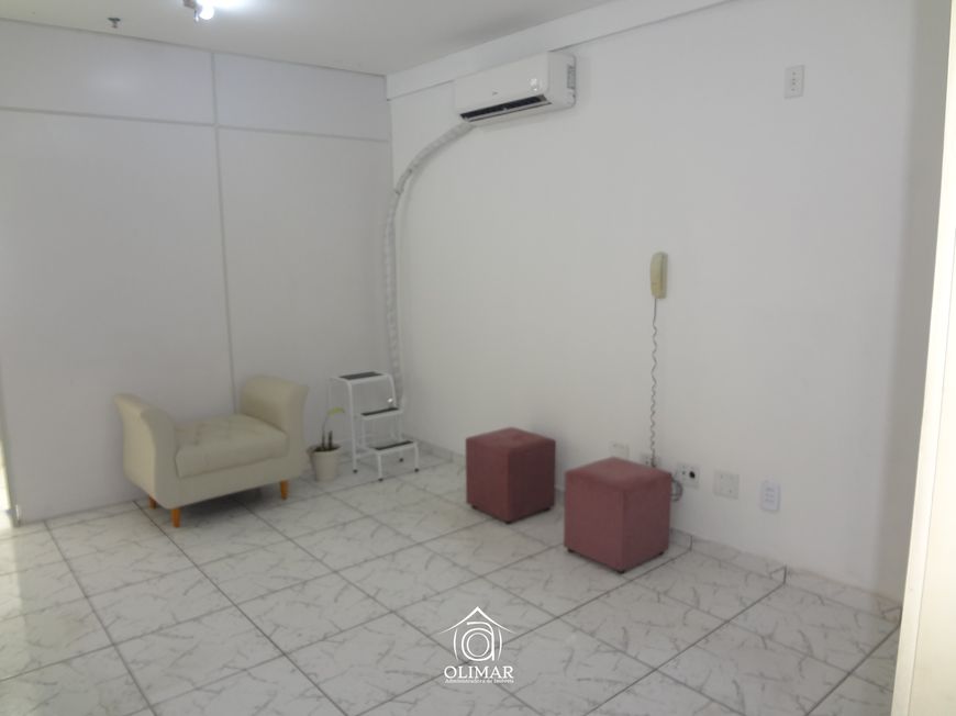Centro comercial para aluguel possui 32 metros quadrados em Centro - São Gonçalo - RJ