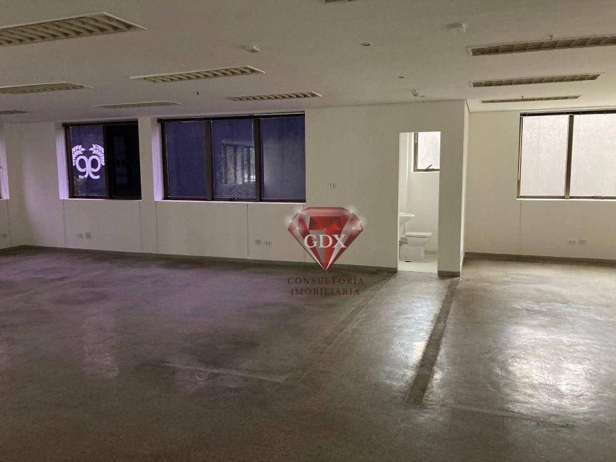 Conjunto comercial no Edifício Gold Center