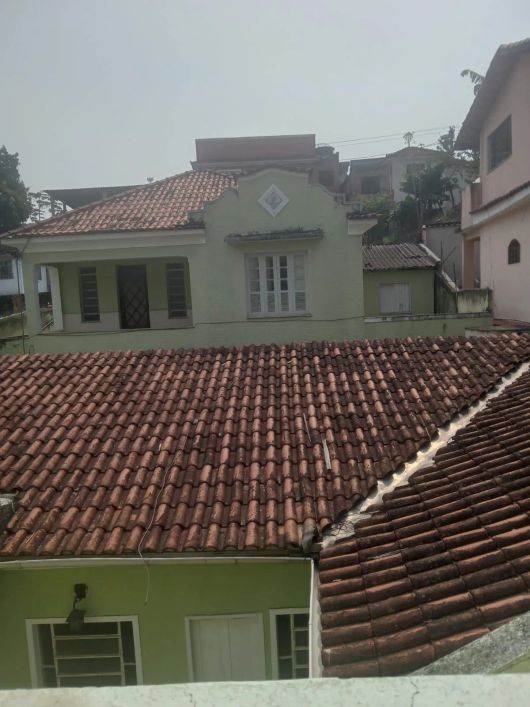 2 Sobrados com 2 Lojas, Térreo. Para Venda. Casa Anexa. Em Barro Vermelho - São Gonçalo/RJ