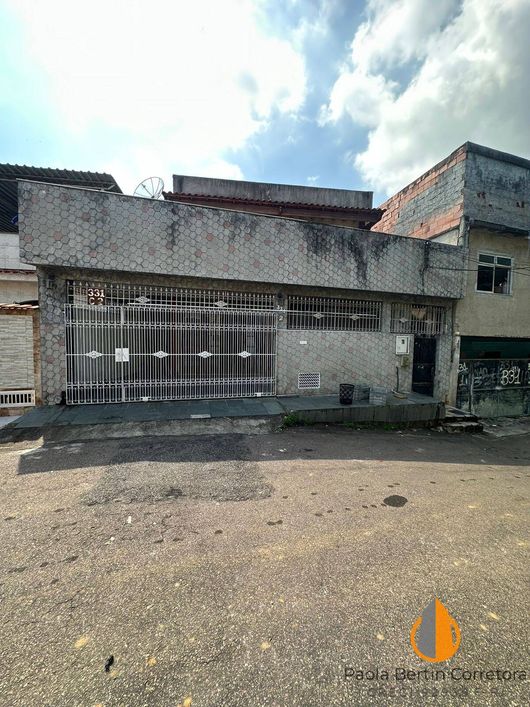 Casa com 4 quartos e garagem no Barro Vermelho 240 mil reais