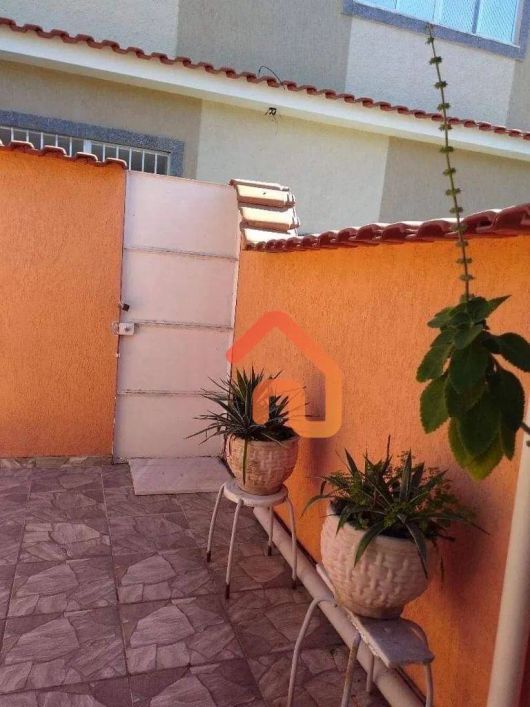 Sobrado à venda, 109 m² por R$ 330.000,00 - Barro Vermelho - São Gonçalo/RJ