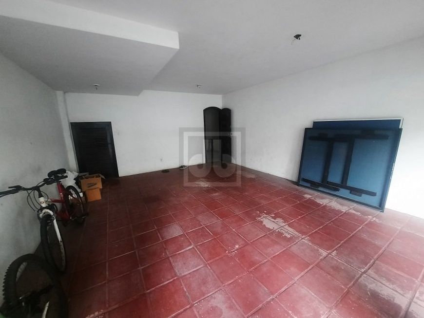 CASA FREGUESIA - CENTRO DE TERRENO 750M2 - 05 QUARTOS - 03 SUITES - QUINTAL - PISCINA - CHURRASQUEIR