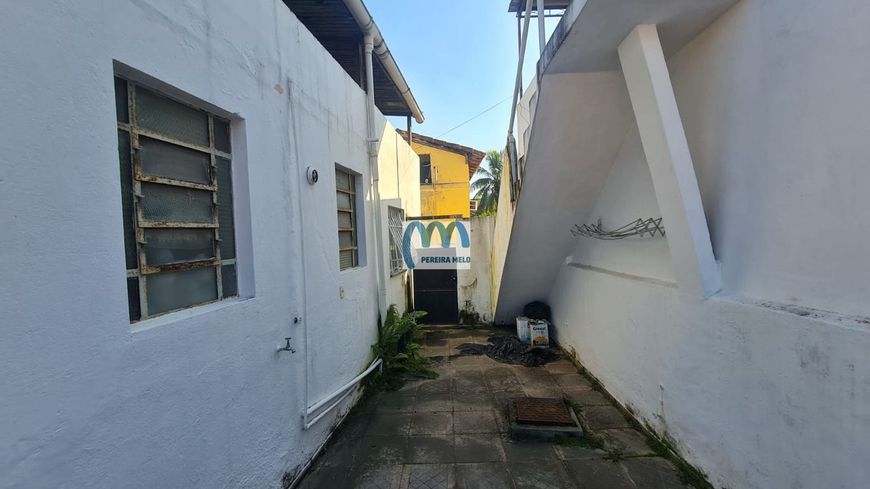 Vendo 2 Lojas + 3 Apartamentos, todos imóveis vazios.