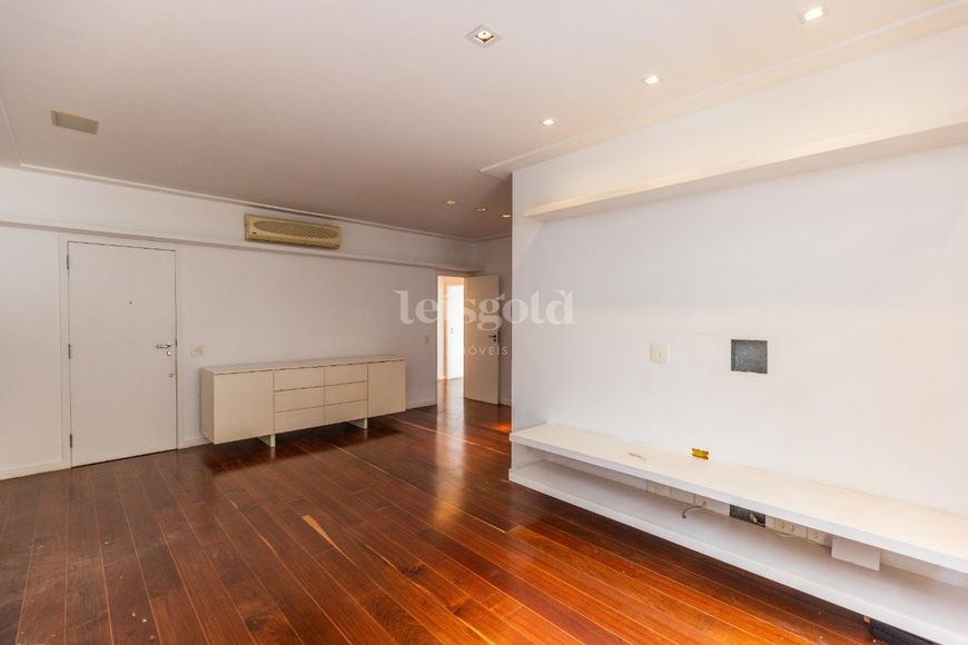 UM APARTAMENTO TODO ACONCHEGANTE NO LEBLON!