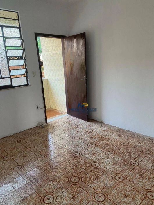 Sobrado com 2 dormitórios à venda por R$ 210.000,00 - Tenente Jardim - São Gonçalo/RJ