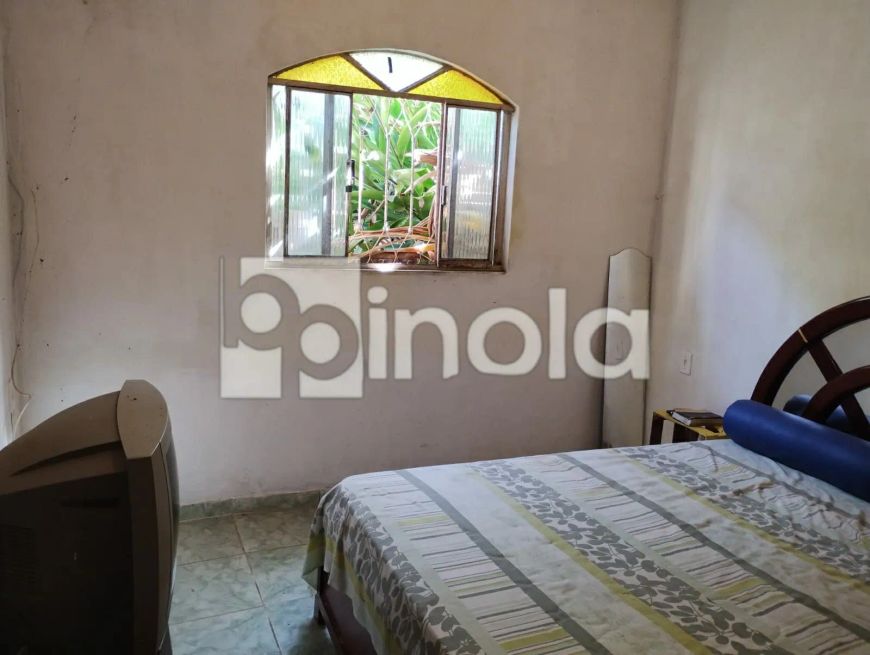 Casa com 70 m² com 2 quartos, varanda e quintal grande - Coelho - São Gonçalo - RJ