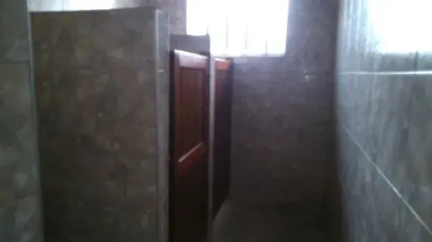 Ponto Comercial para Venda em São Gonçalo, Jardim Catarina, 1 dormitório, 2 banheiros
