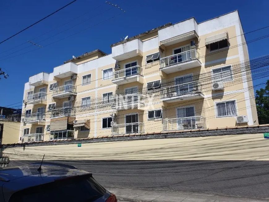 Apartamento à venda em São Gonçalo-RJ, Porto da Pedra: Varanda, 2 quartos, sala, banheiro, vaga de g