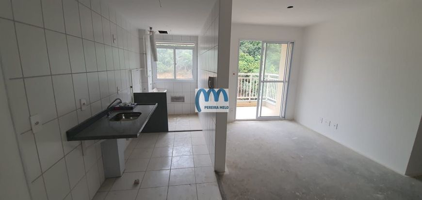 Apartamento vazio, indevassável no condomínio Eco Park em Maria Paula.