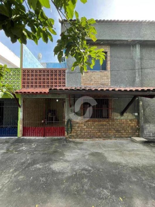 Casa Duplex com 2 quartos vaga para 2 carros em Santa Catarina