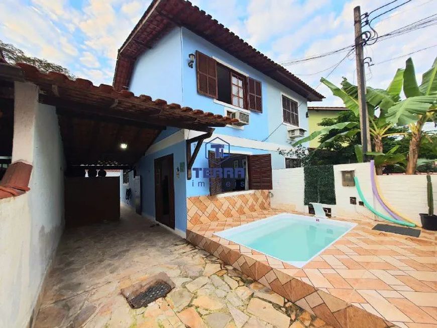 Linda residência de 2 quartos com quintal privativo em Maria Paula!
