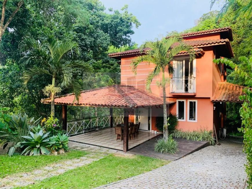 Ótima casa em Pendotiba