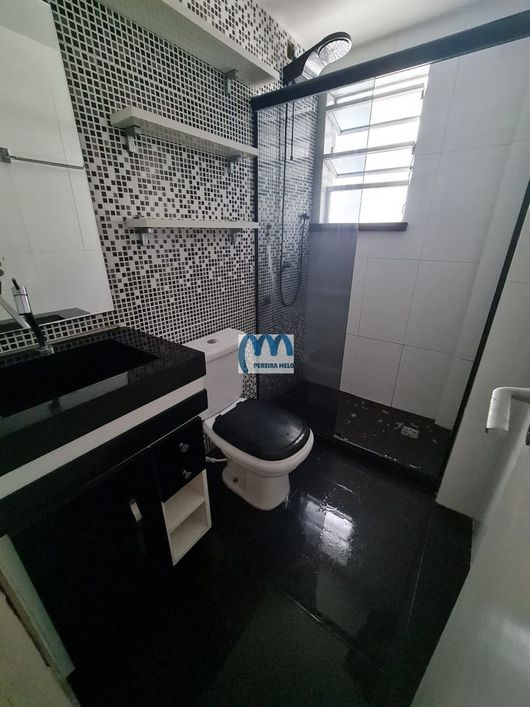 Amplo apartamento vazio, em frente ao 7 Batalhão da PM.