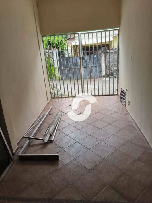 Casa com 3 dormitórios à venda, 151 m² por R$ 300.000,00 - Barro Vermelho - São Gonçalo/RJ