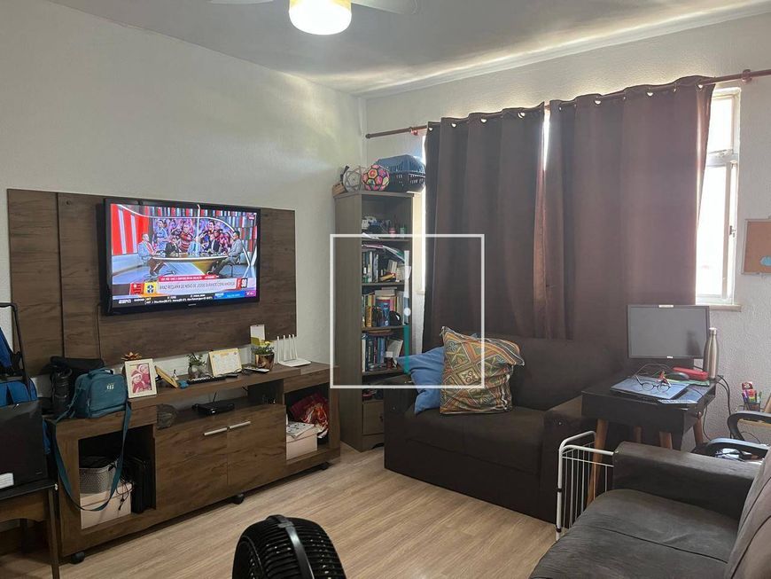 Apartamento amplo, bem localizado próximo ao Fórum de Santa Catarina, escolas, academias e comércios