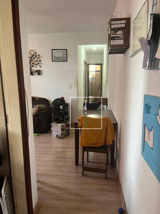 Apartamento amplo, bem localizado próximo ao Fórum de Santa Catarina, escolas, academias e comércios