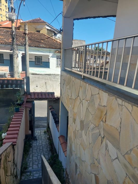 Sobrado para venda possui 80 m² com 2 quartos em Barro Vermelho - São Gonçalo - RJ