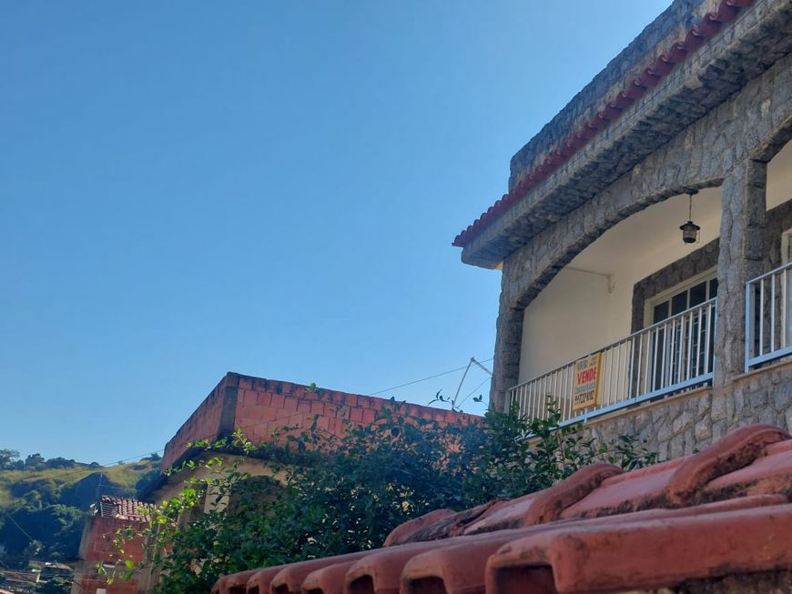 Sobrado para venda possui 80 m² com 2 quartos em Barro Vermelho - São Gonçalo - RJ