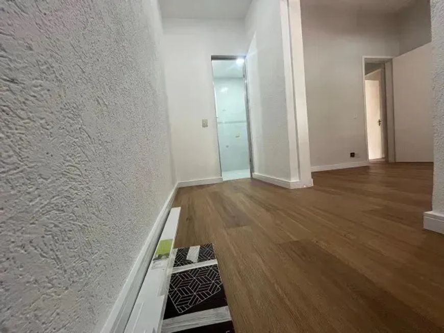 Linda Casa Linear - 3 Quartos - 5 Banheiros e 4 Vaga na garagem