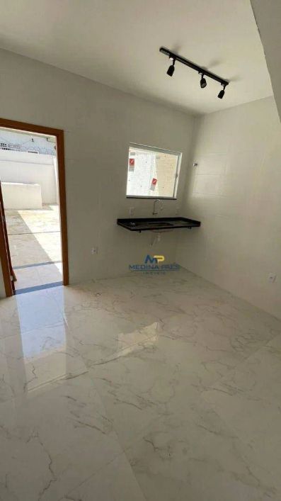 Casa com 2 dormitórios à venda por R$ 285.000,00 - Santa Catarina - São Gonçalo/RJ