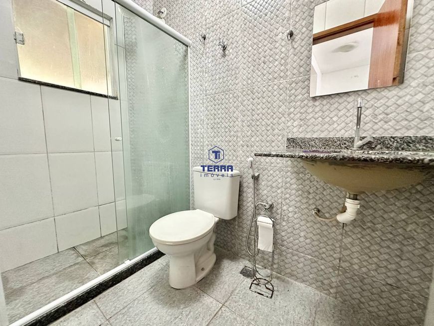 Residência duplex com 2 quartos e quintal privativo em Maria Paula!