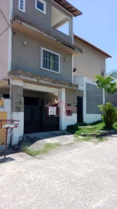Casa de rua - / Residencial / Maria Paula
