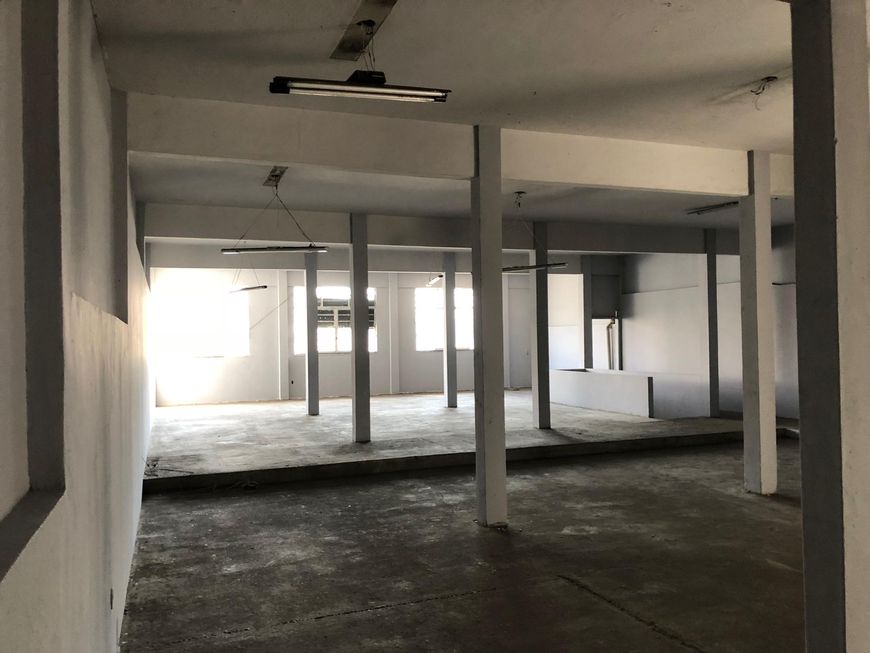 Comercial/Industrial de 200 metros quadrados no bairro Maria Paula