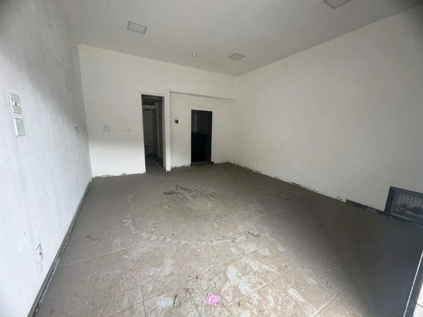 Loja para alugar por R$ 1.500/mês - Tribobó - São gonçalo/RJ - Rua Visconde de Santarem, 132, Tribob