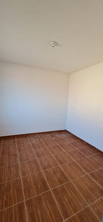Casa de vila sobrado para aluguel tem 49 metros quadrados com 1 quarto