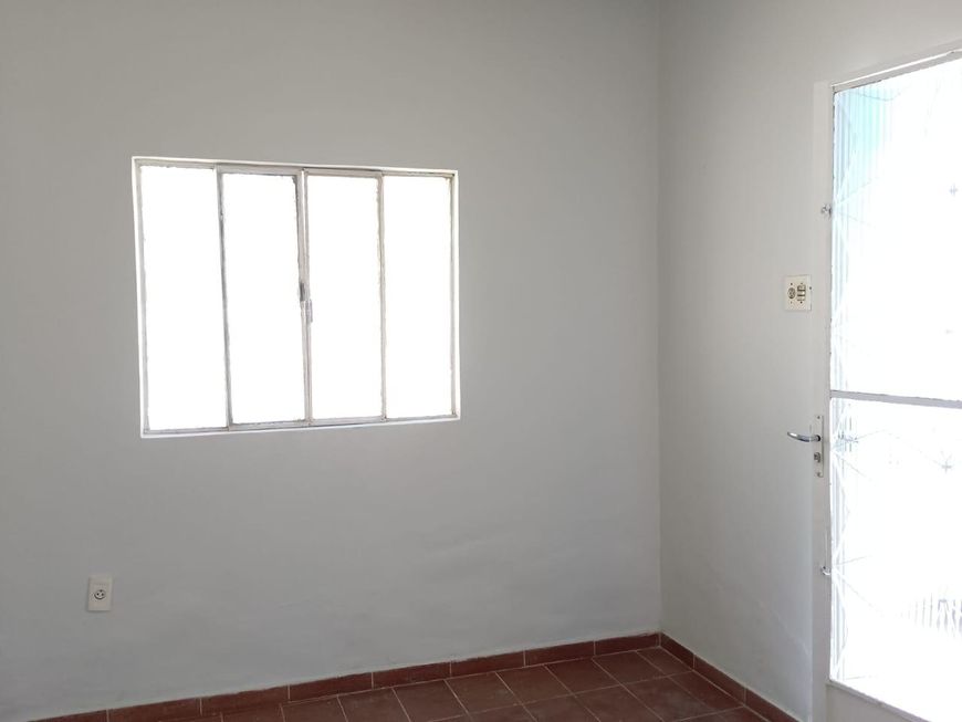 Ótima Amendoeira 2 Quartos Garagem Amplo Quintal