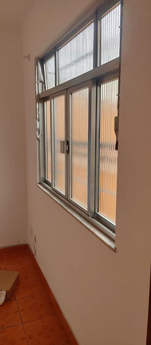 Sobrado para aluguel com 1 quarto em Antonina - São Gonçalo - RJ