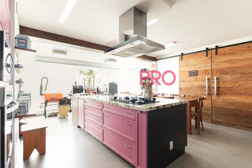 Apartamento 225m² no Brooklin com 3 suítes e 4 vagas.