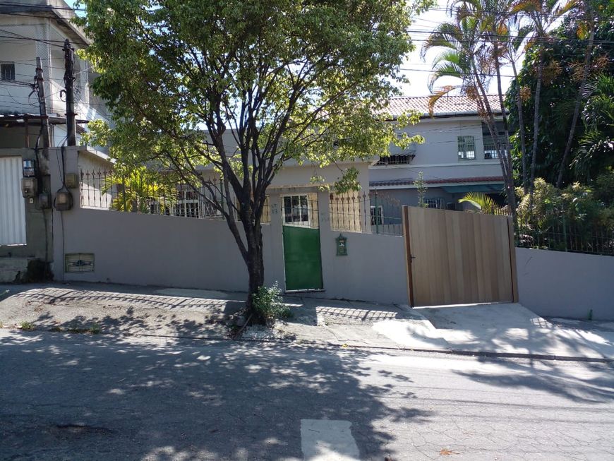 Raul Veiga ótima com 2 Qtos Ampla Garagem e Quintal