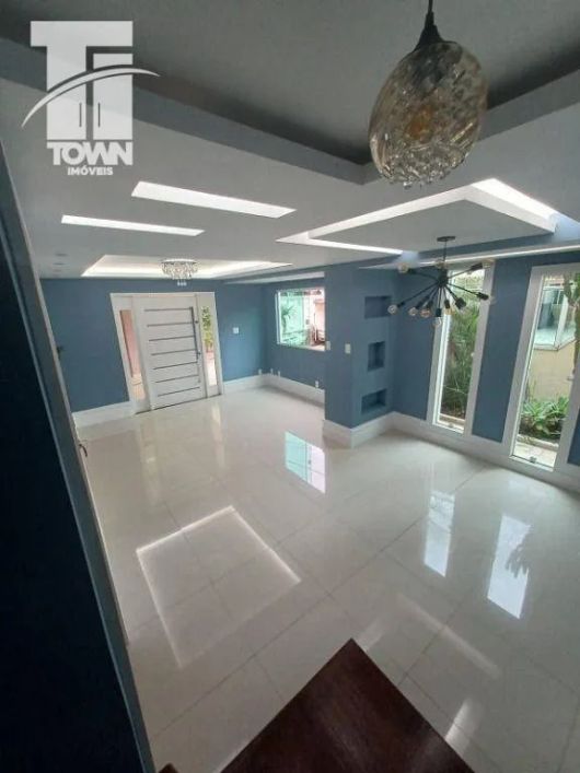 Casa com 3 dormitórios para alugar, 240 m² por R$ 4.620,00/mês - Porto da Pedra - São Gonçalo/RJ