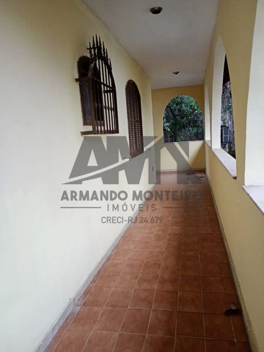 Ótima casa com 2 quartos próximo a Alcântara