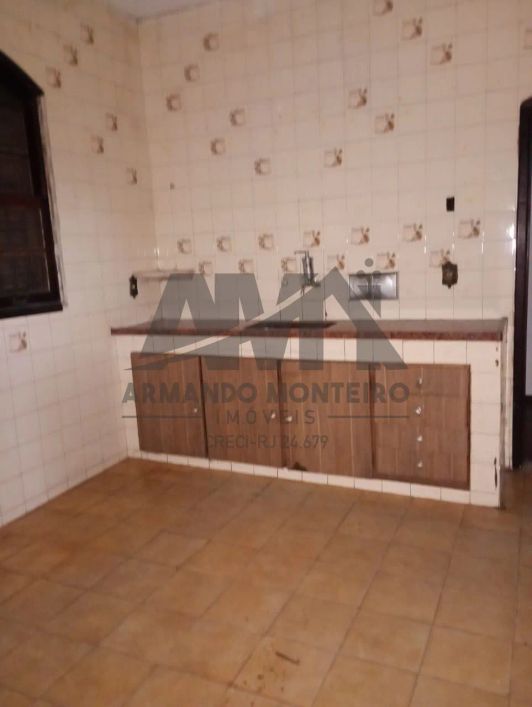 Ótima casa com 2 quartos próximo a Alcântara