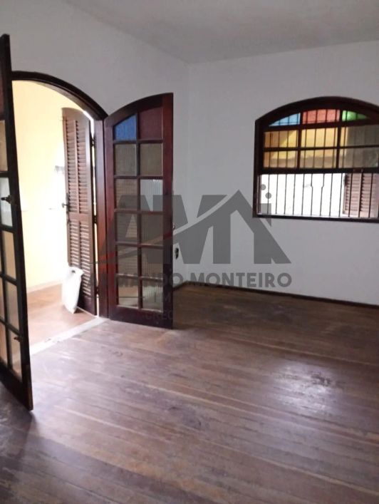 Ótima casa com 2 quartos próximo a Alcântara