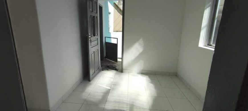 Sobrado para aluguel possui 45 metros quadrados com 2 quartos em Gradim - São Gonçalo - RJ