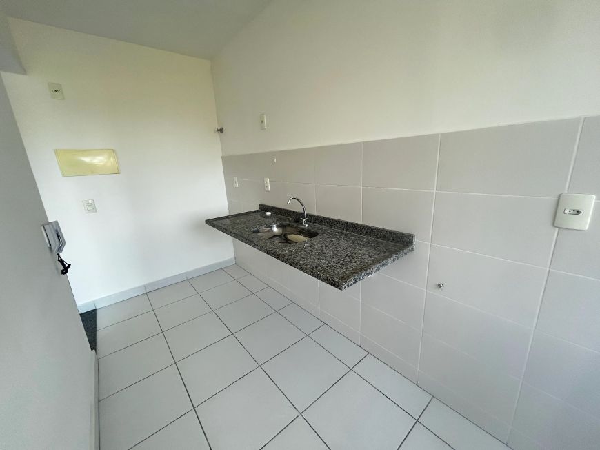Rivans Sobrinho Vende ou aluga Excelente 2 quartos c/ suite varanda e vaga - Jardim Central